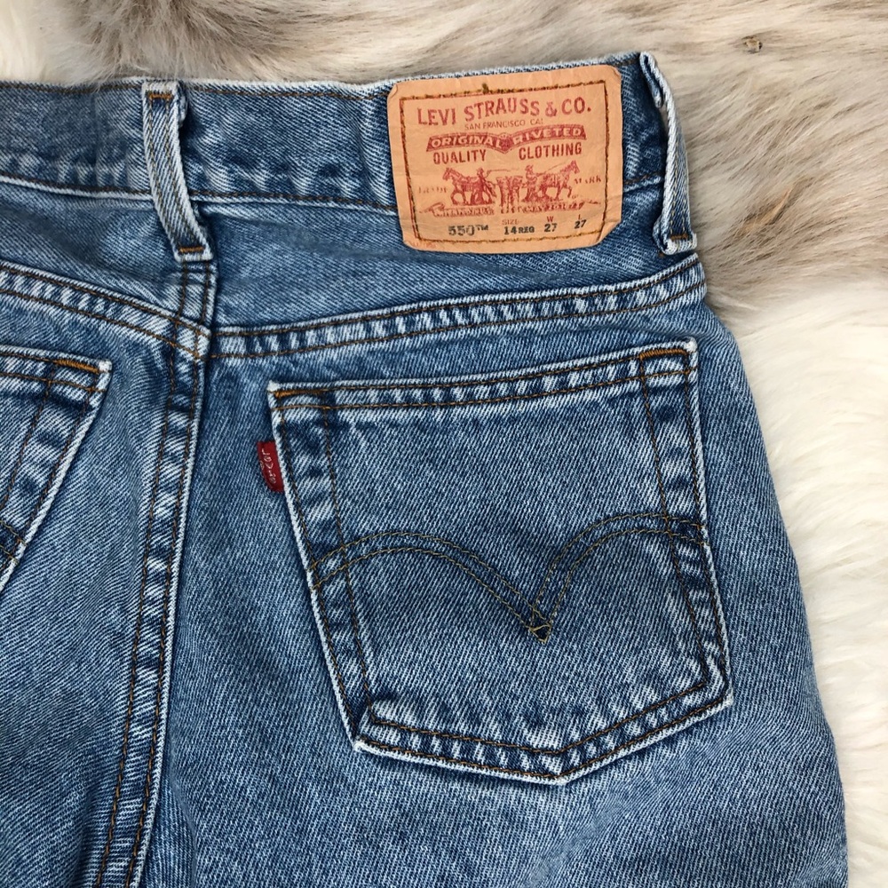 LEVI’S LOW WAIST, ANKLE CUT JEANS